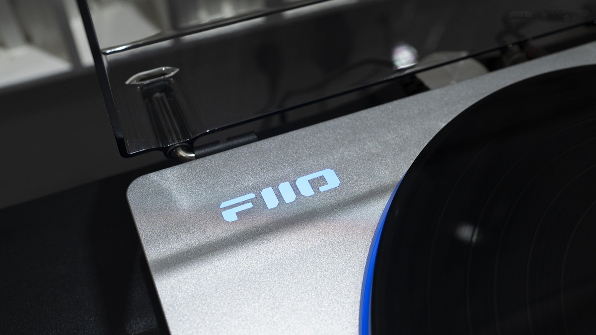 FiiO TT13 เครื่องเล่นแผ่นเสียงไวนิล ทำงานอัตโนมัติเต็มรูปแบบ กำลังขับสูง ประกันศูนย์ไทย