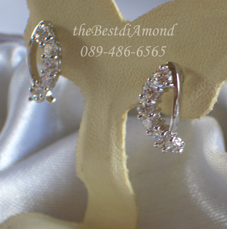 BE433RD+++ต่างหูเพชร แบบmodern+++แบบเก๋ไก๋ ทันสมัย ไม่เวอร์มาก ใส่ติดหูได้เลยค่ะ