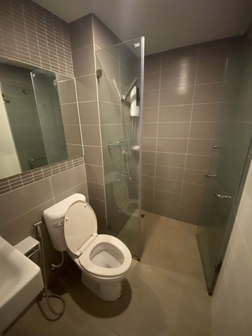 ให้เช่า ริล คอนโด รังสิต ตึก D 33.73 ตร.ม.เฟอร์ครบ มีเครื่องซักผ้า แอร์ 2 ตัว ใกล้ ม.รังสิตและรถไฟฟ้า