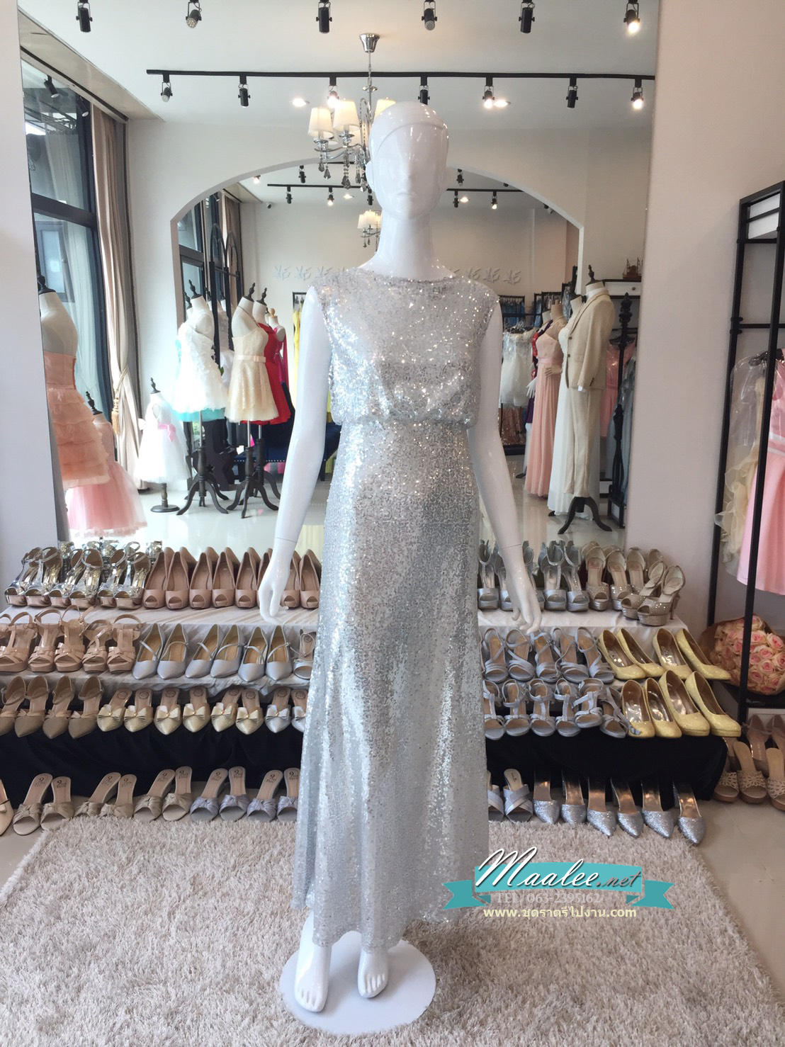 พร้อมเช่า ชุดราตรีแนวGatsby ปักเลื่อม แขนกุดเข้ารูป ออกงานกลางคืน ด้านหลังเป็นซีทรูแนวเซ็กซี่ สีเงิน (ซิปหลัง)