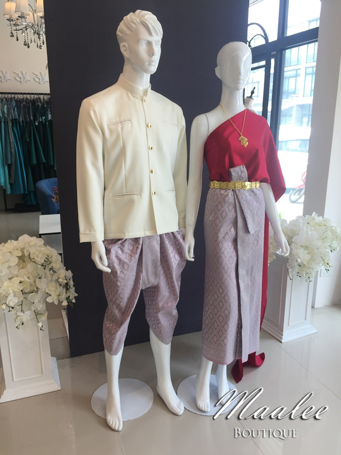 เช่า ชุดไทย ชุดเพื่อนเจ้าสาว ชุดไทยผ้าถุงสีเทาชมพูเงิน สไบเรียบ สีแดง เลือดนก