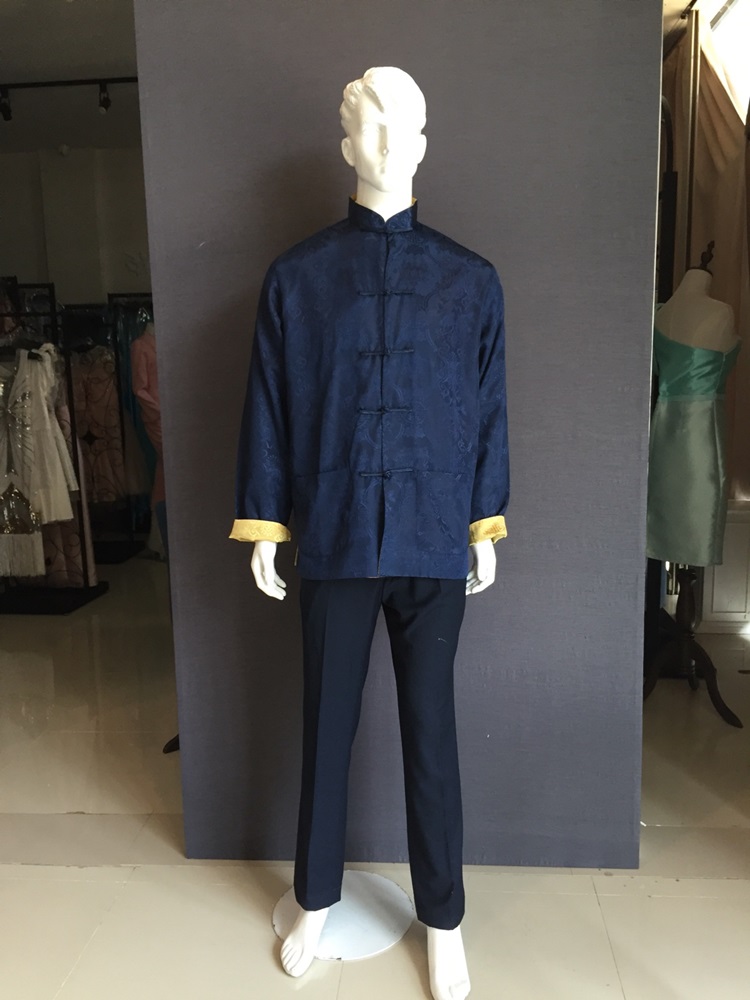 พร้อมส่ง (สินค้าตัวโชว์) ชุดจีน ชาย เสื้อคอจีน ผ้าแพร สีทอง / น้ำเงิน ใส่ได้สองด้าน (XL)