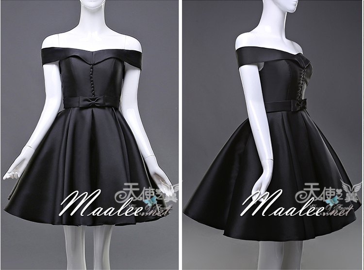 พร้อมเช่า ชุดราตรีสั้น แบบไหล่ปาด สไตล์วินเทจผ้าไหมดัชเชส กระโปรงทรง แต่งเม็ดกระดุม&โบว์ สีดำ (เชือกผูกหลัง)