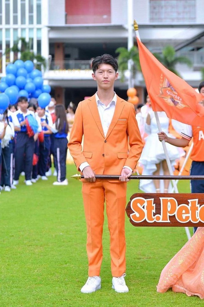 พร้อมเช่า ชุดสูทชาย สีส้ม สไตล์เกาหลี (ไม่มีเสื้อกั๊ก)