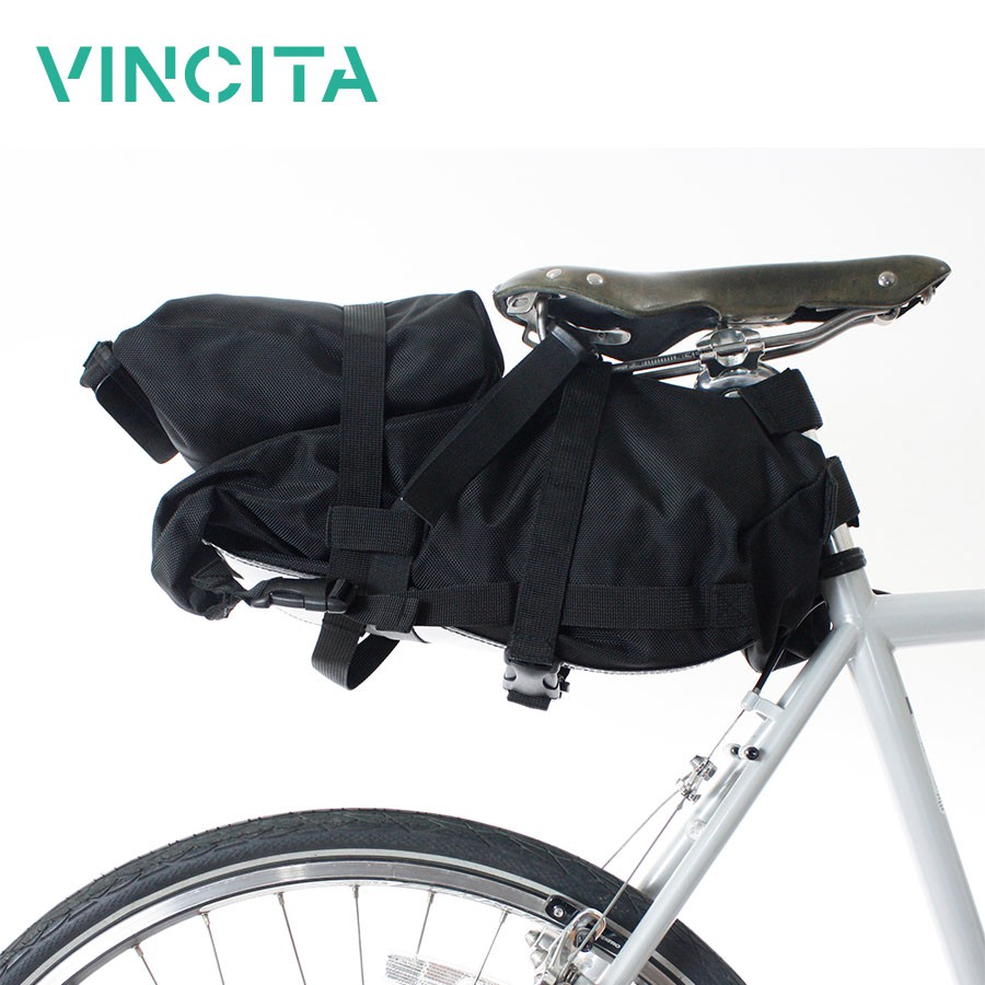 Vincita กระเป๋าใต้อานสำหรับ BIKEPACKING ปิดกระเป๋าด้วยการม้วน พร้อมกระเป๋าเสริมใบเล็ก วินสิตา B038 : BIKEPACKING SADDLE BAG