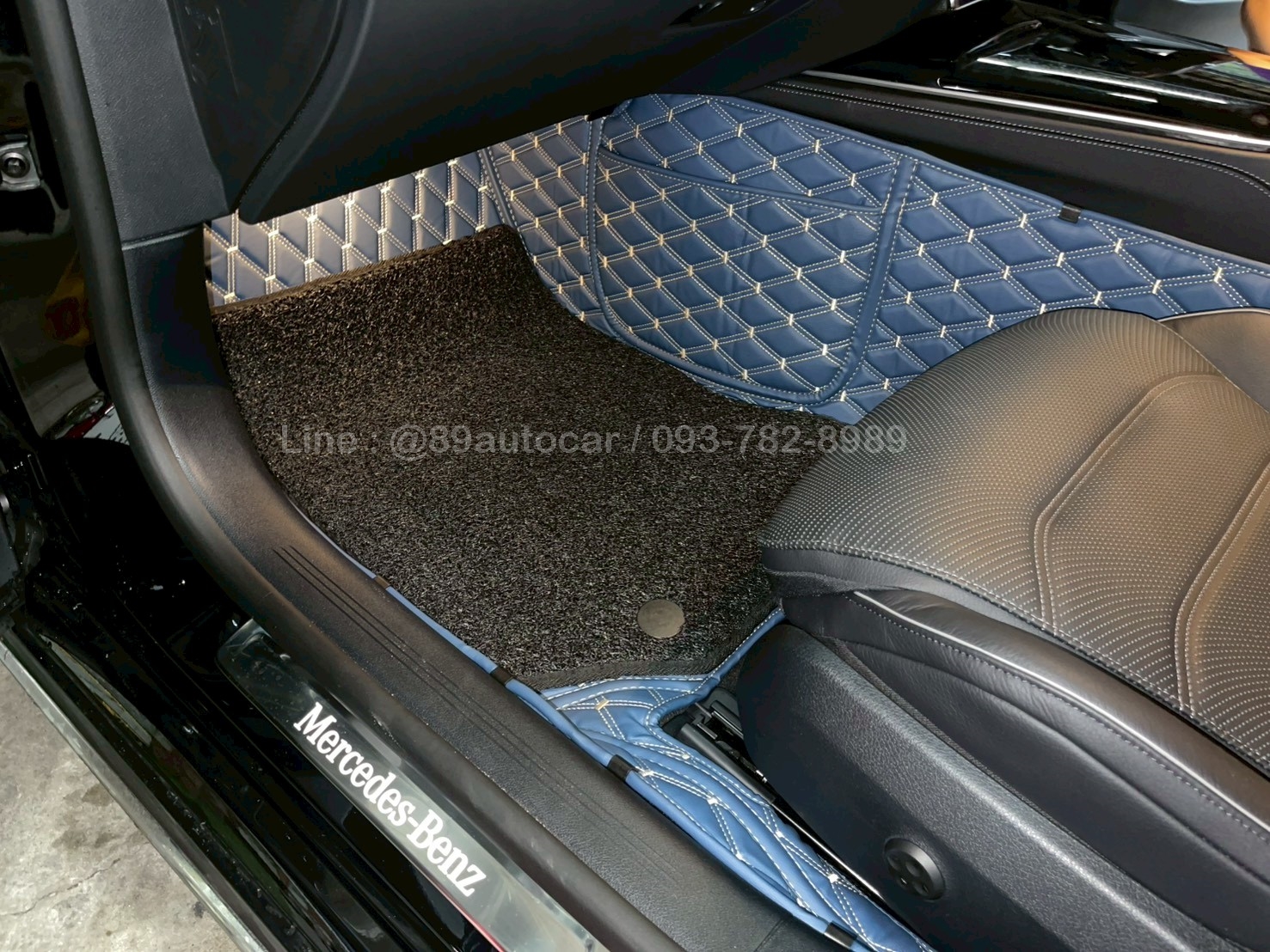 พรมรถ Benz E220d W214 2025 ปูพรมVVIP สีน้ำเงินด้ายทอง เต็มคัน เสริมด้วยพรมดักฝุ่นสีดำ