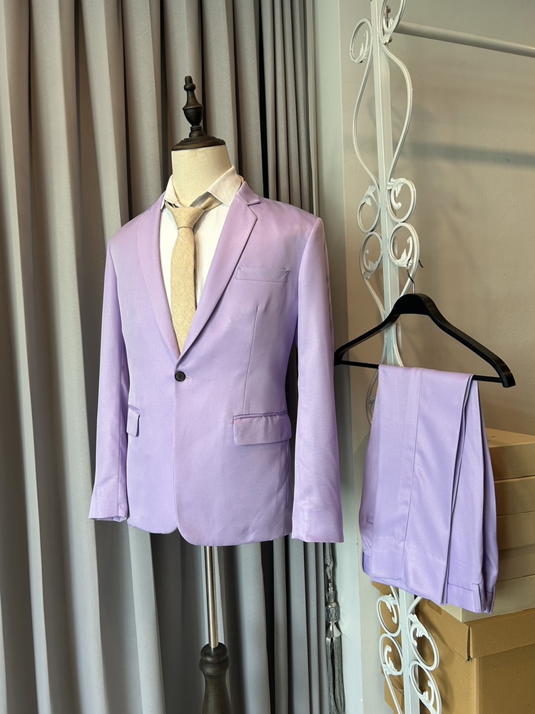 พร้อมเช่า ชุดสูทชาย สีม่วงพาสเทล สไตล์เกาหลี (ไม่มีเสื้อกั๊ก)
