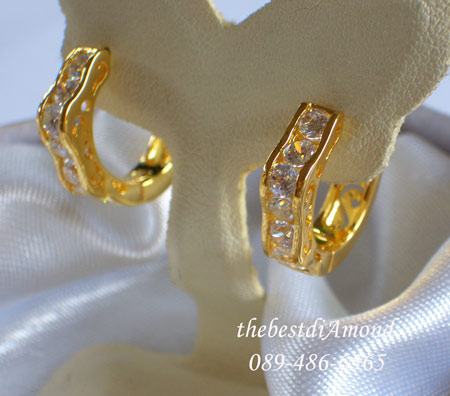 BE814+++ต่างหูแถว แบบคลื่น++เรียบ หรู ดูดีมากๆๆๆ ใส่ติดหูได้ทุกวัน ไม่เวอร์ ดูผู้ดีมากๆๆค่ะ ดีไซน์ก็หรูหรา มีกำไล เข้าชุดด้วยค่ะ