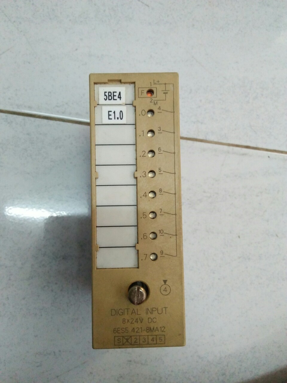 PLC “ SIEMENS ” รุ่น 6ES5 421-8MA12