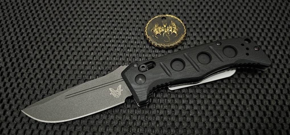 Benchmade Mini Auto Adamas AXIS Lock Knife Black G-10 (3.25" Gray)