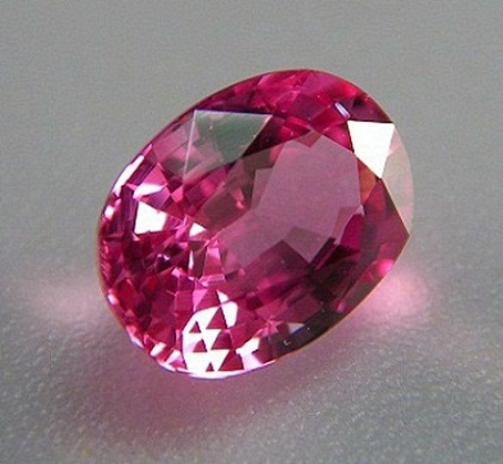 พิงค์ซัฟฟาย(Pink Sapphire)พลอยดิบไม่ผ่านการเผา unheated ธรรมชาติ100% สีสวย ความสะอาด IF-VVS ขนาด5.13x7.03.x3.64 mm. 1.17 ct. ราคาโทรถาม