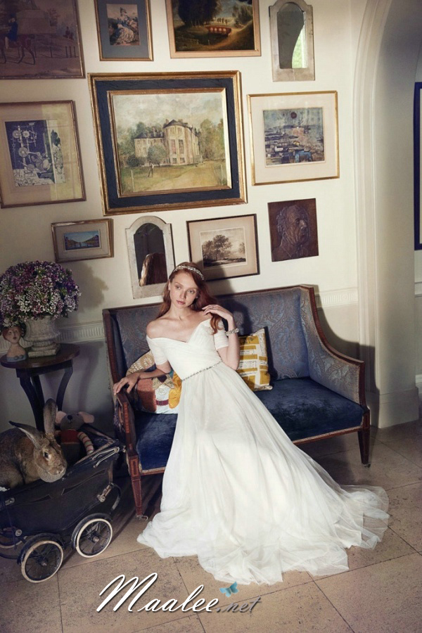 พร้อมเช่า ชุดราตรียาว & แบบปาดไหล่ สีขาว กระโปรงผ้าโปร่งตาข่ายนิ่ม ใส่สบายตัว อกจับจีบ เอวปักคริสตัลหรู (เชือกผูกหลัง)