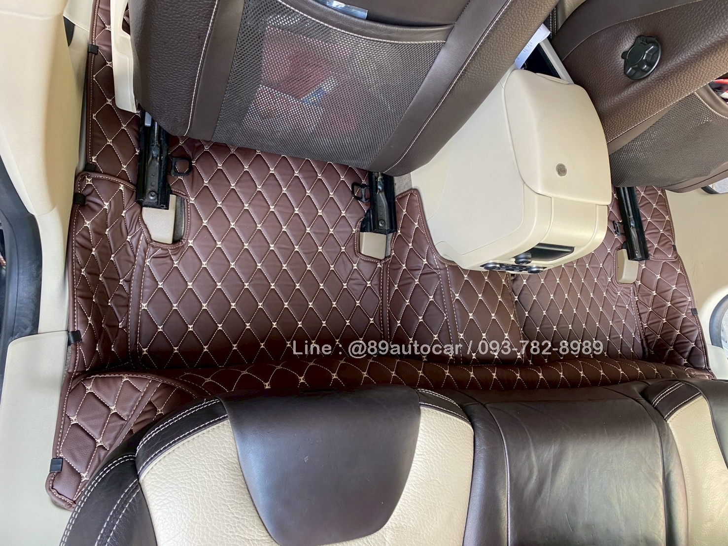 พรมรถยนต์ Volvo XC60 ปี 2012 ปูพรม6D สีกาแฟด้ายทอง เข้ารูป