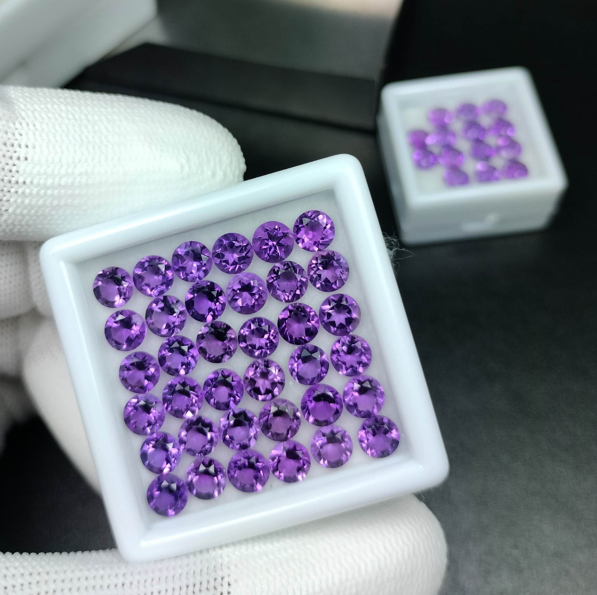 พลอยอะเมทิสต์ 23.12 กะรัต 50 ชิ้น 5 มิล