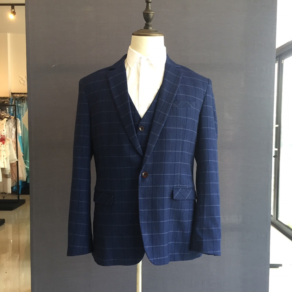 พร้อมเช่า ชุดสูทชาย สีน้ำเงิน ลายตาราง ทรงเข้ารูป สไตล์เกาหลี พร้อมเสื้อกั๊ก