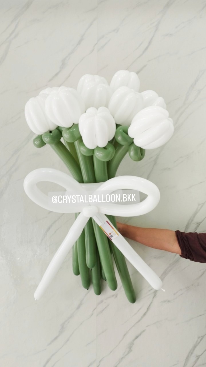 สั่ง Flower Balloon Tulip Medium Bouquet ช่อ 10 ดอก พร้อมตกแต่ง สามารถเปลี่ยนสีลูกโป่งได้