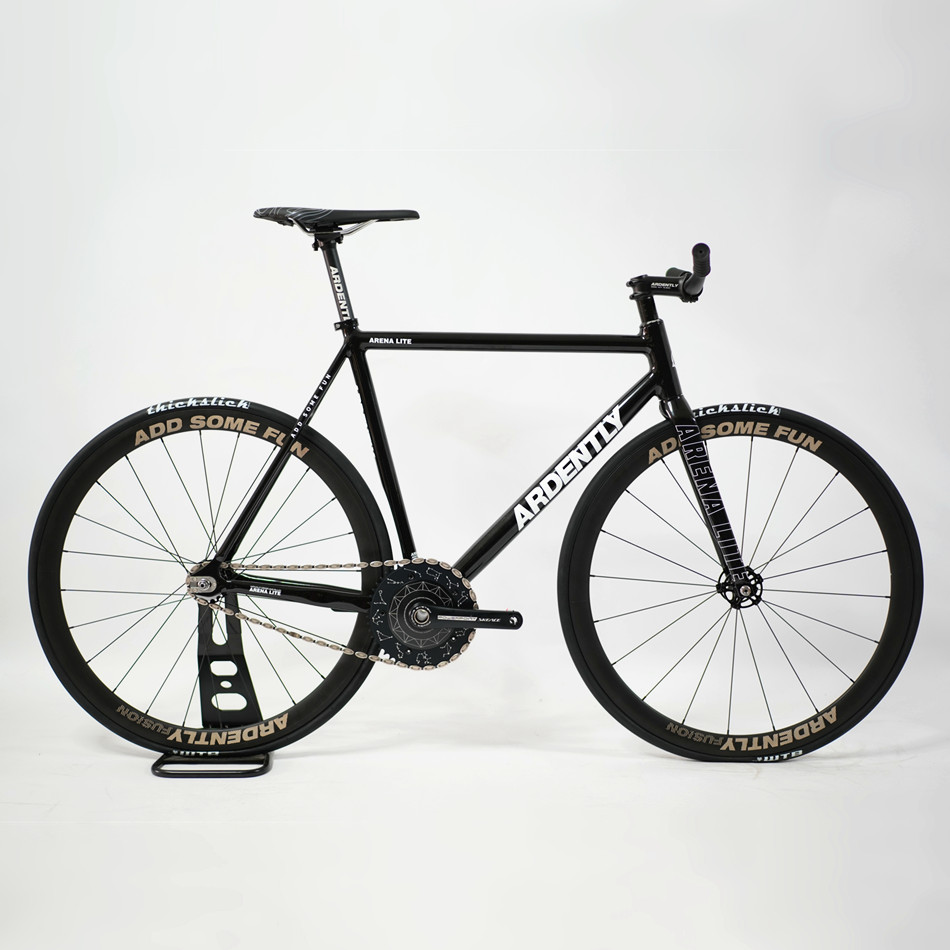 จักรยาน ARDENTLY ARENA LITE 6069 — Fixed Gear สนามแข่ง น้ำหนักเบา ปั่นแรง ดีไซน์สปอร์ตจัดเต็ม | โครงอลูมิเนียม 6069 | ล้อ 700C