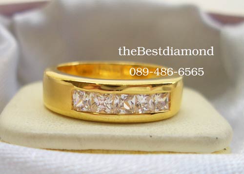 BR423-M+++ แหวนเพชรcz สี่เหลี่ยม ฝังแบบสอด+++งานเหมือนร้านจิวเวลลี่เลยค่ะ งานเรียบร้อย สวยหรู ฝังแบบนี้ค่อนข้างยาก ใส่ได้ทั้งหญิงและชาย