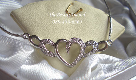 PL004RD===จี้พร้อมสร้อยหัวใจเกี่ยวรัก=== รูปแบบ สวย น่ารัก ไม่ใหญ่มาก ทันสมัย ใส่ติดคอได้ตลอด ไม่เวอร์ ดูวัยรุ่นดีค่ะ ฝังแบบจิกไข่ปลา