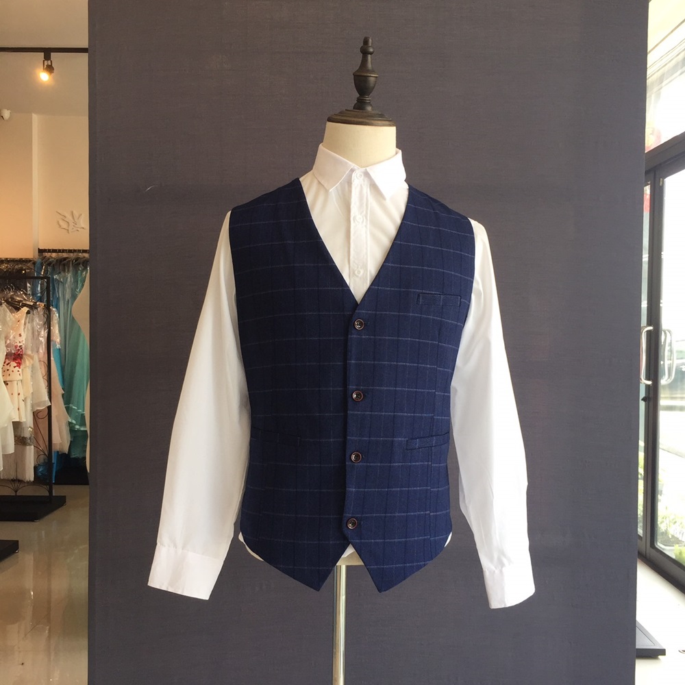 พร้อมเช่า ชุดสูทชาย สีน้ำเงิน ลายตาราง ทรงเข้ารูป สไตล์เกาหลี พร้อมเสื้อกั๊ก