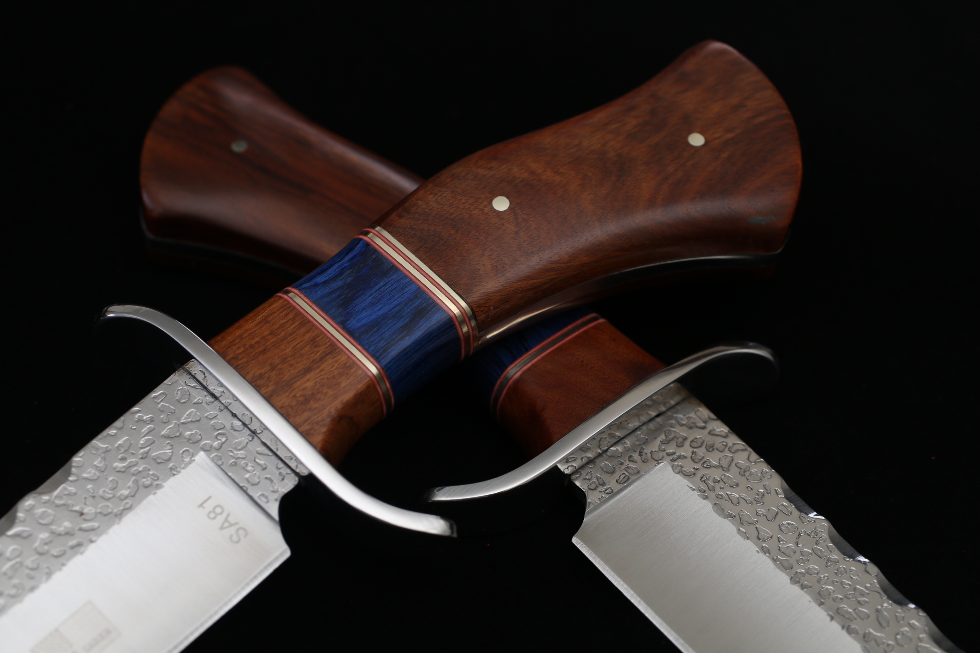 มีดเดินป่า COLUMBIA รุ่น SA81 ด้ามไม้ทรงโค้ง ทรงใบมีดสวย