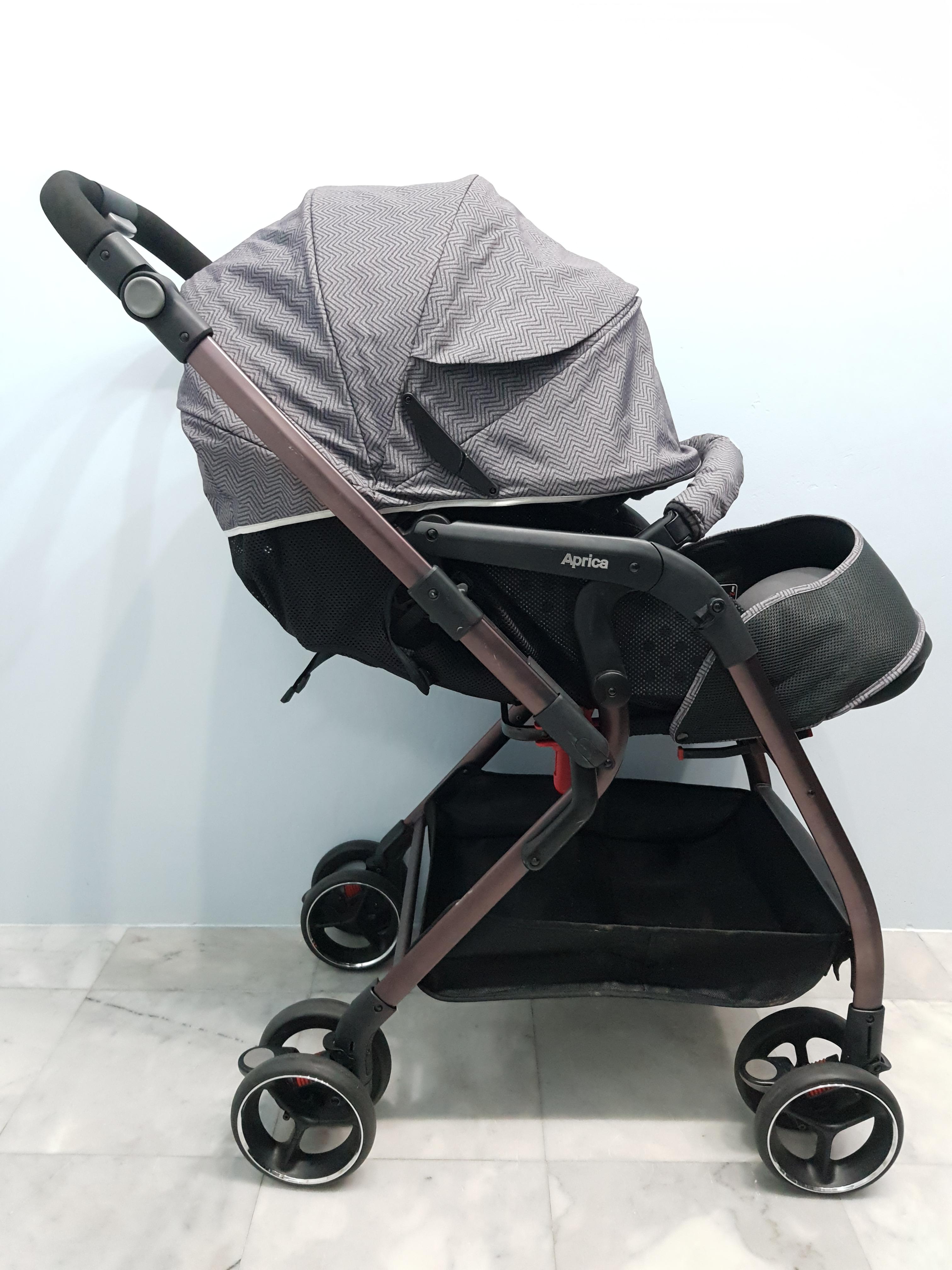 Aprica Optia Premium สีเทา