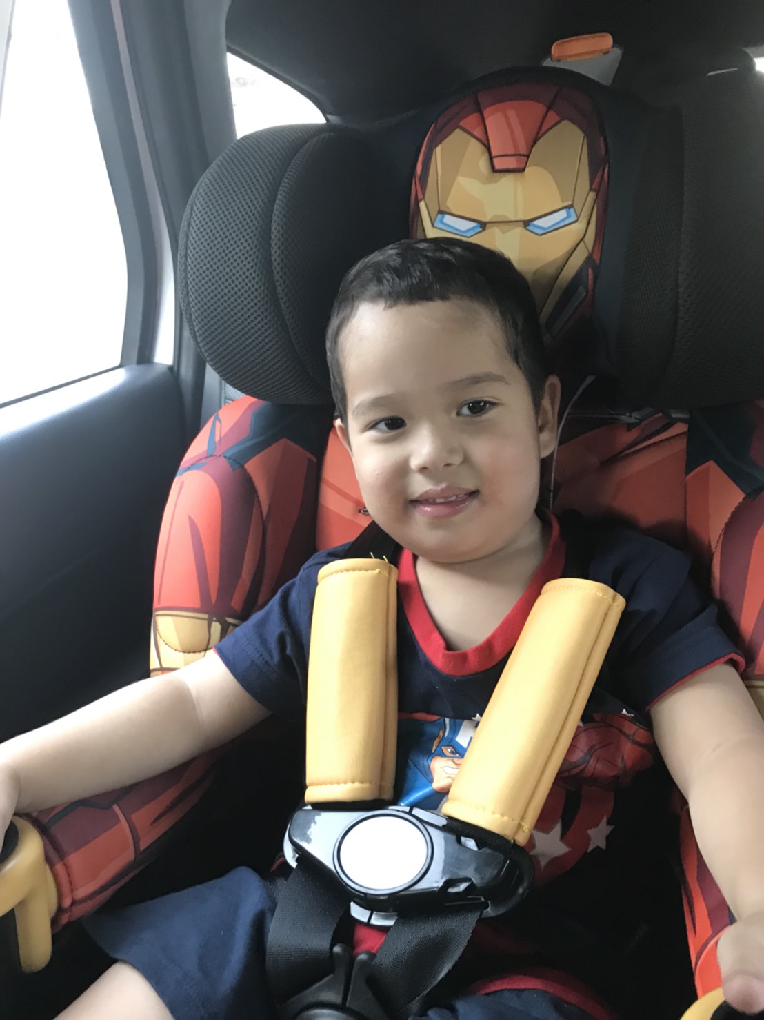 คาร์ซีทสำหรับเด็กโต ลายสไปเดอร์แมนใช้ได้ตั้งแต่ 2 ขวบถึง 8 ขวบ