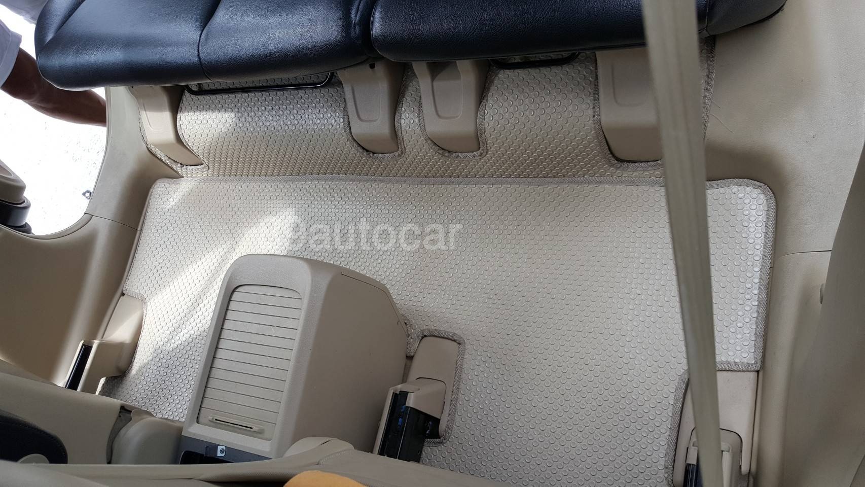 พรมกระดุมเล็ก Honda CR-V G3 สีครีมขอบครีม
