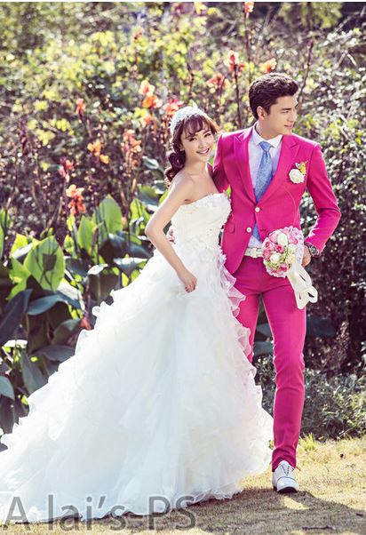 พร้อมเช่า ชุดสูทชาย สี Hot Pink สูท 2 กระดุม ไม่มีกั๊ก