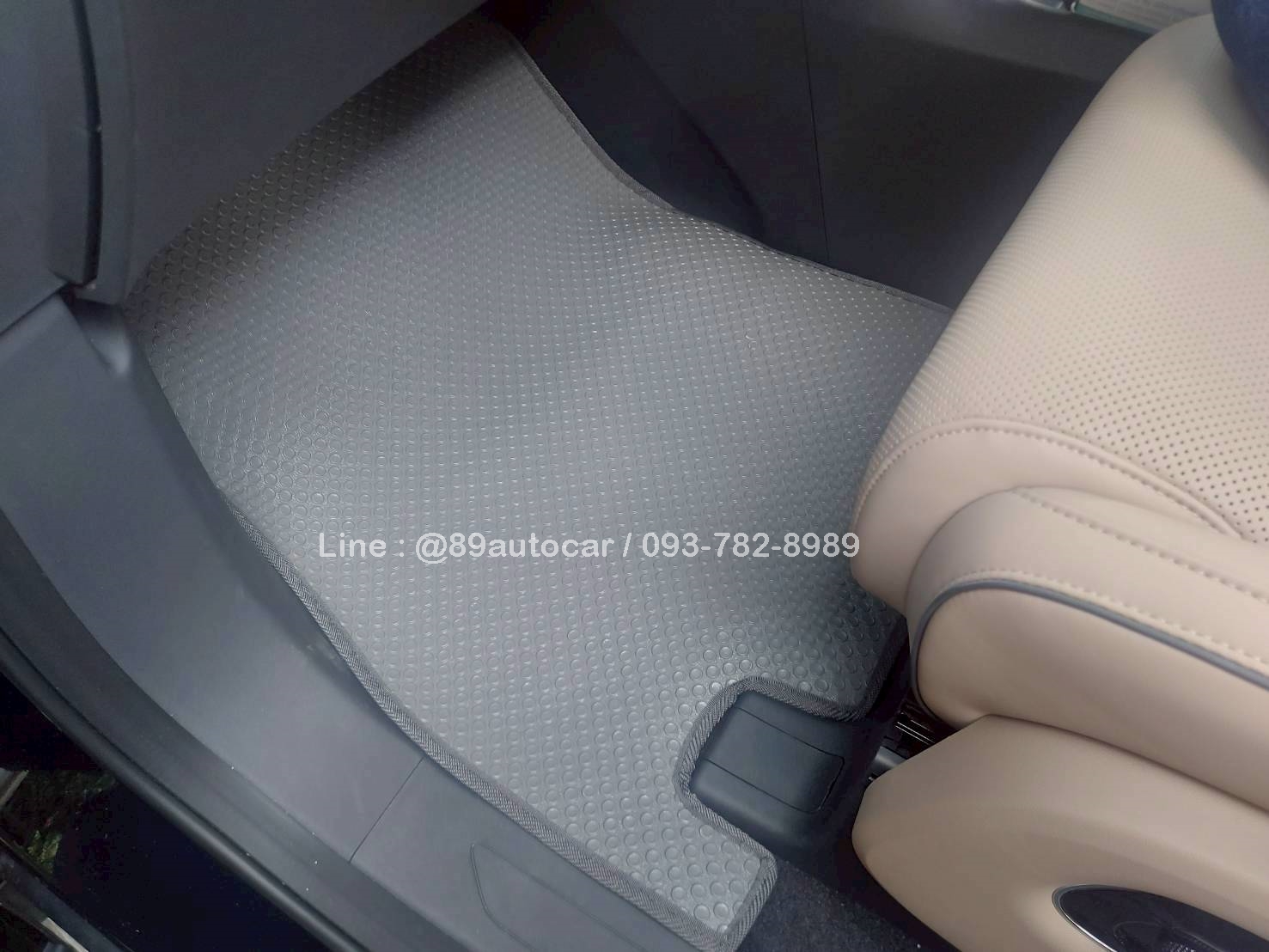 ผ้ายางปูพื้นรถยนต์ Xpeng X9 ปูกระดุมเล็ก PVC สีเทา