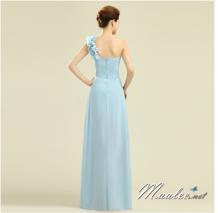 พร้อมเช่า ชุดราตรียาว ไหล่เดียว จับจีบตลอดช่วงเอว แต่งระบายไหล่ซ้าย เรียบหรู สีฟ้า