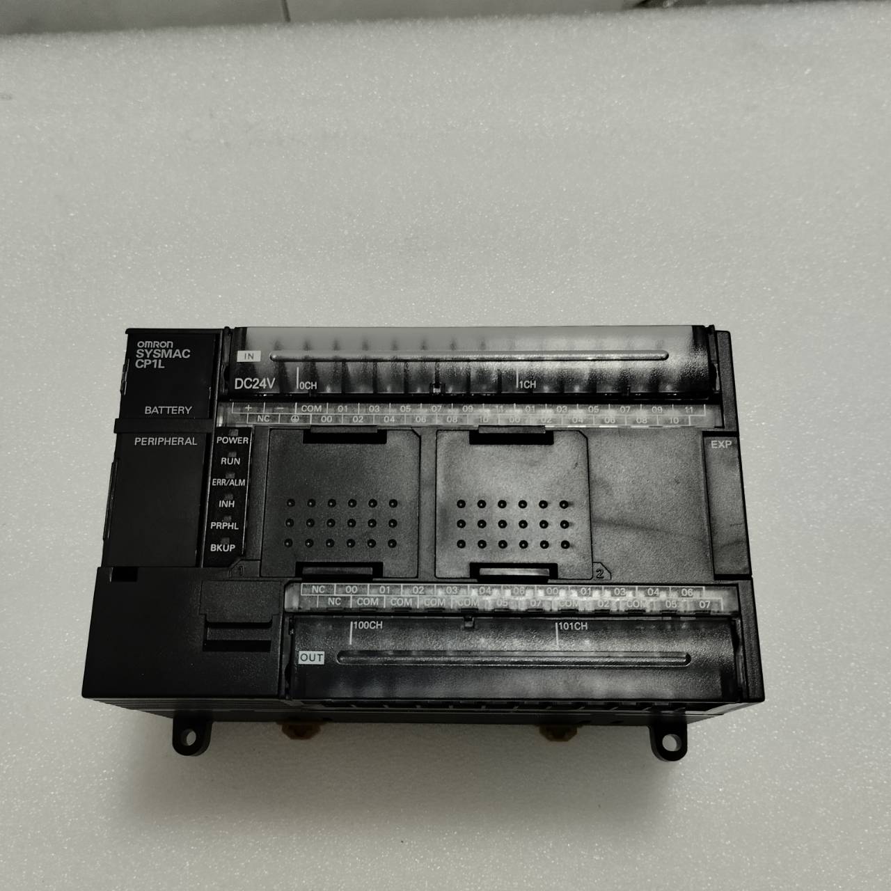 CP1L-M40DR-D PLC " OMRON "