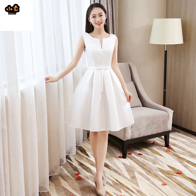 พร้อมส่ง ชุดราตรีสั้น แบบแขนกุด สีครีม (เชือกผูกหลัง)
