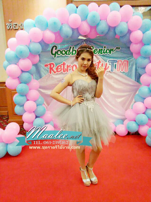 พร้อมเช่า ชุดแฟนซี ชุดราตรีสั้น สีเทา เกาะอก ขนนก กระโปรงระบายเป็นชั้น ๆ เชือกผูกหลัง