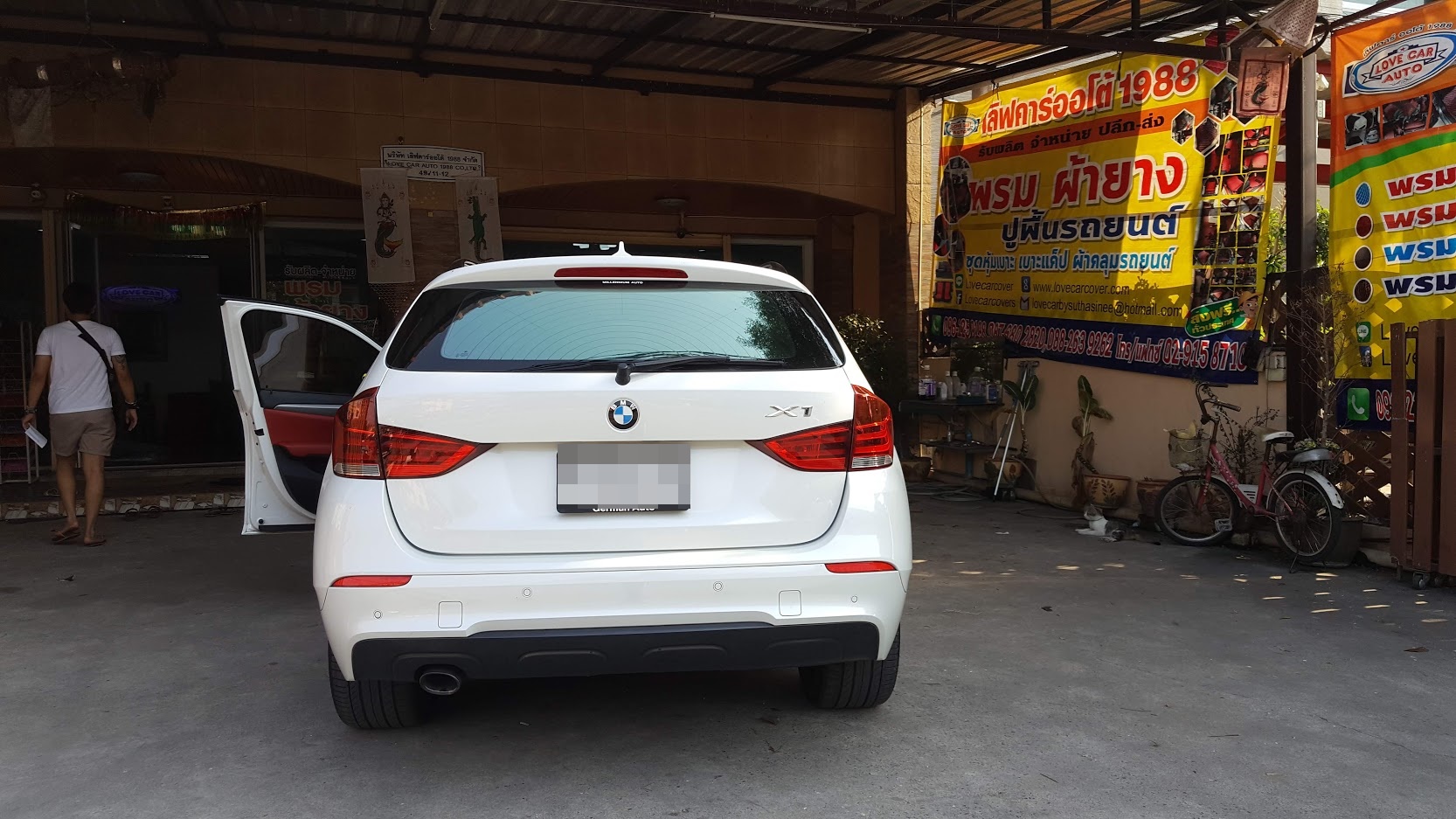 สั่งตัดพรมรถยนต์ BMW X1 2010-2014 เข้ารูป