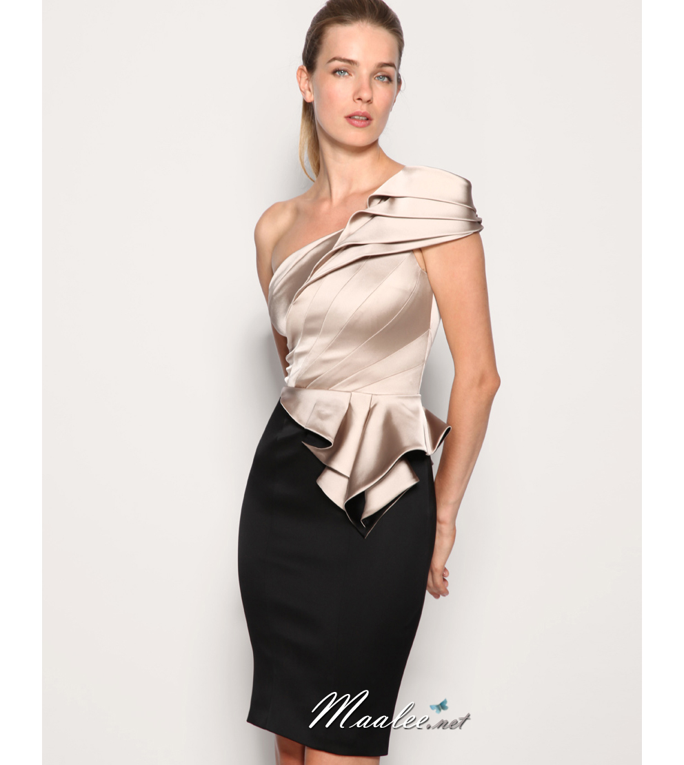 พร้อมส่ง ชุดราตรีสั้น ไหล่เฉียง สีแดง แพทเทินหรู จัดเดรปช่วงเอว (เหลือเฉพาะไซส์ M, L)