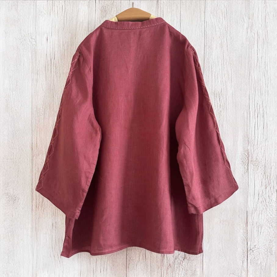 เสื้อผ้าลินินลายปักแต่งพู่