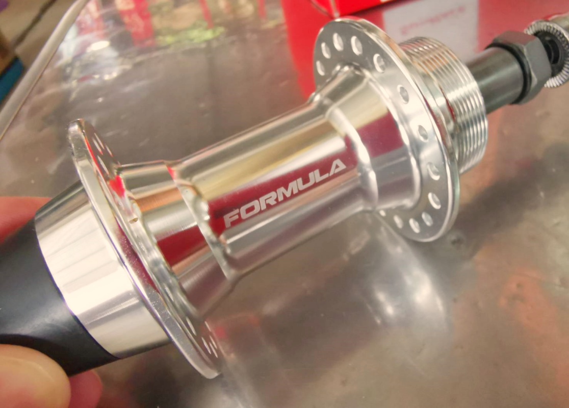 ดุมหลัง ดุมเสือภูเขา FORMULA MTB Rear HUBS Rotary Fl (เฟืองเกลียว) 32/36 รู สีดำและสีเงิน ดุมเกลียว