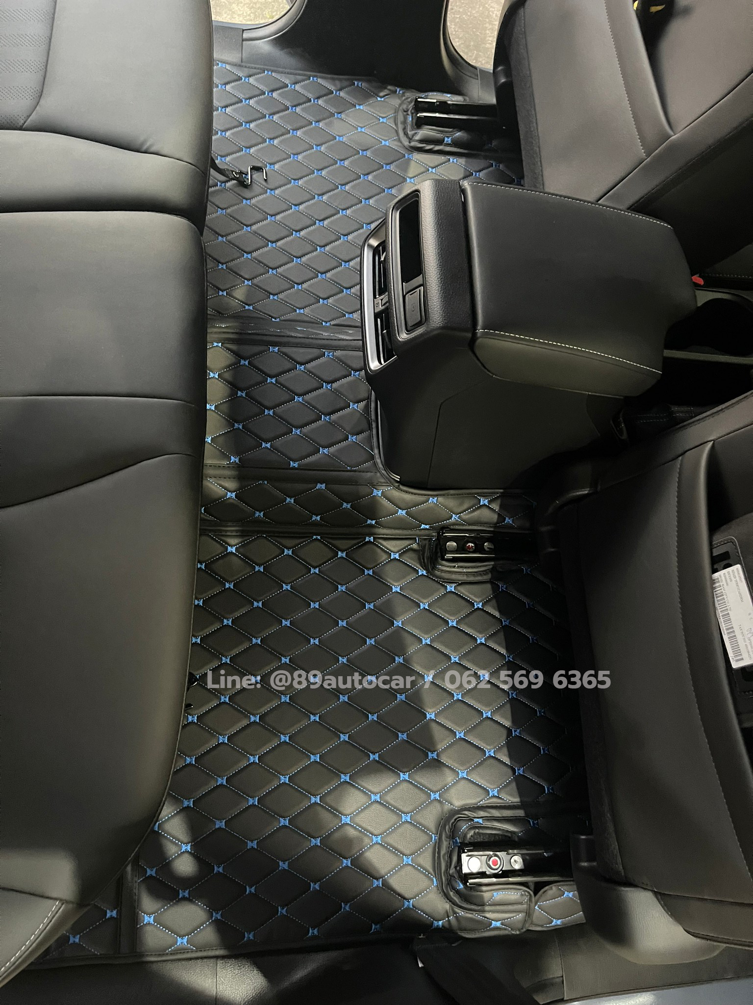 พรมปูพื้นรถยนต์ Isuzu D-Max 4 ประตู 2024 ปูพรม6D สีดำด้ายน้ำเงิน เต็มคัน