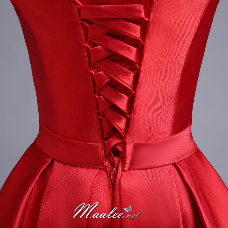 พร้อมเช่า ชุดราตรียาว แบบปาดไหล่ ผ้าไหมดัชเชส แต่งโบว์ช่วงเอว สีแดง (เชือกผูกหลัง)