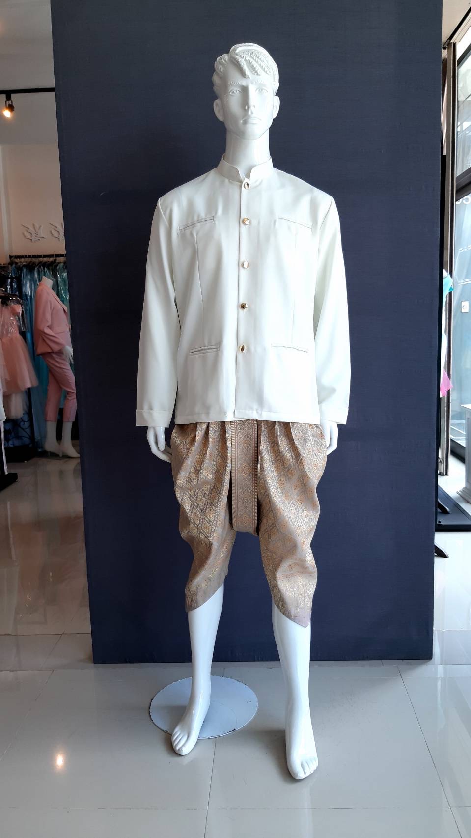 เช่า ชุดไทย ชุดเพื่อนเจ้าสาว ชุดไทยผ้าถุงสีครีมทอง สไบสีครีมแชมเปญ