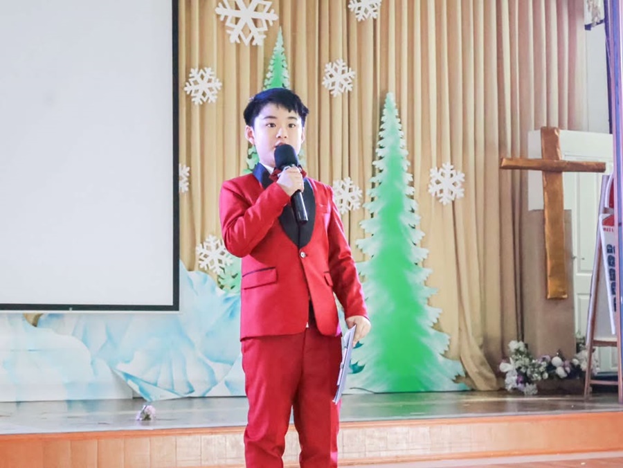 พร้อมเช่า ชุดสูทเด็กชาย สีแดง **พร้อมเช่าไซส์ 120,130,140,150,160,170**