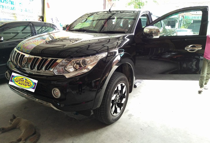 พรมรองพื้นรถยนต์ Mitsubishi Triton 4 ประตู Aii New ลายธนูสีดำขอบฟ้า