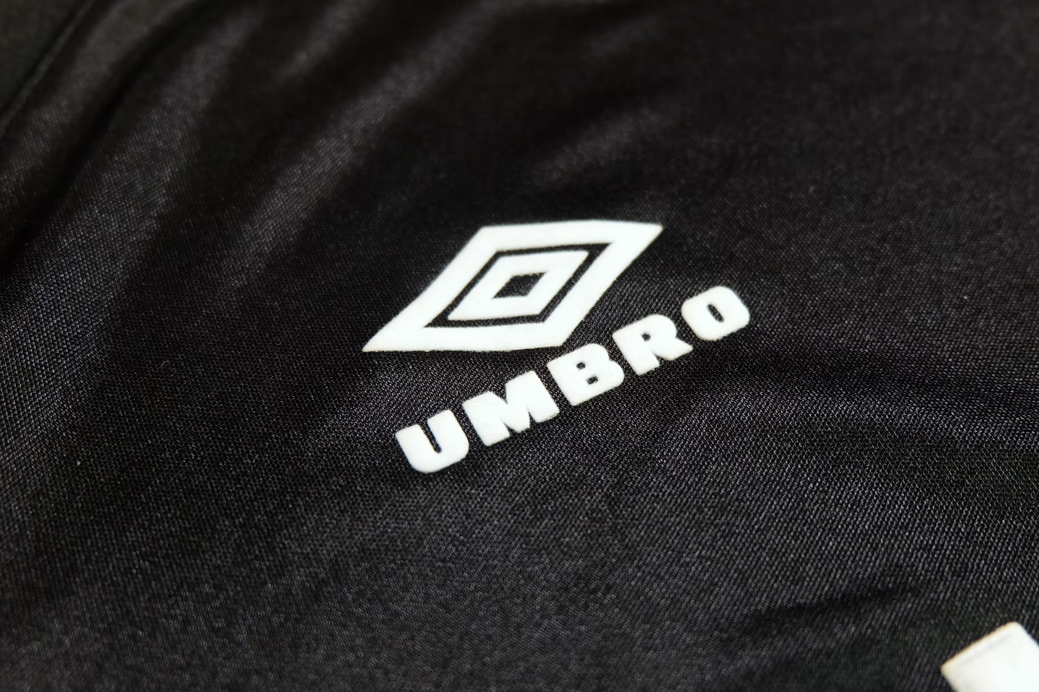 Manchester United 1998/99 Third Kit เสื้อบอลแมนยูย้อนยุค Sharp Umbro Black