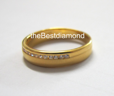 BR209+++แหวนแถวเพชรข้าง+++ เก๋สุดๆ เรียบ หรู ดูมี class สีทองซาตินพ่นทราย สวยมากๆๆ แบบออกมาจากcatalogue เลยค่ะ ใส่เป็นแหวนคู่ชายหญิงได้เลย