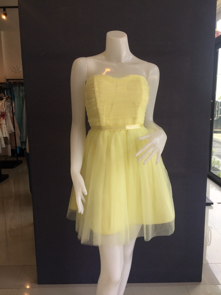 พร้อมส่ง ชุดราตรีสั้น เพื่อนเจ้าสาว แบบ A ผ้าแยกชิ้น ใส่แบบเกาะอก หรือ ปิดไหล่ก็ได้ สีเหลือง (จับสม๊อกด้านหลัง)