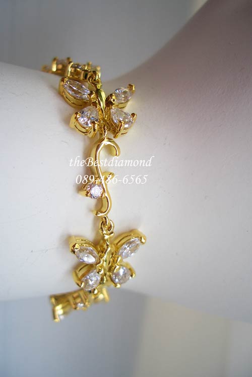 BC001+++สร้อยข้อมือbeautiful lover+++เหมือนรูปดอกไม้เลื้อยหรือ ดูเป็นรูปผึ้งก็ได้ค่ะ ผสมผสานระหว่างเพชรหยดน้ำกับเพชรมาคี วางรูปแบบได้สวยงาม อ่อนช้อย