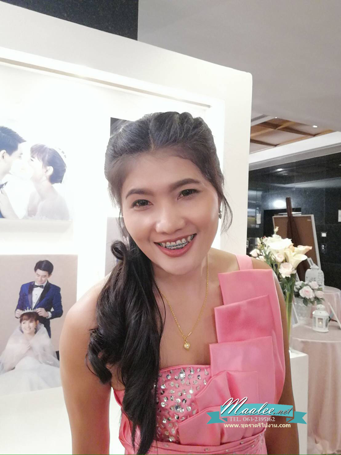 พร้อมเช่า ชุดราตรีสั้น เกาะอก ไหล่เดียว สีชมพู ผ้าซาตินเข้ารูป ปักเลื่อมสวยหรู