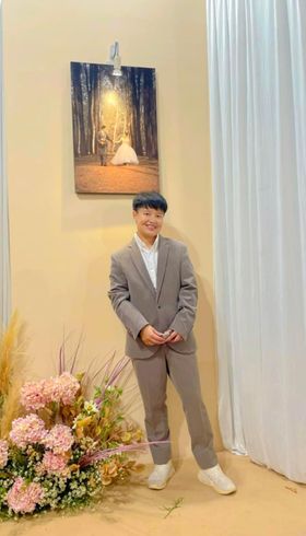 พร้อมเช่า ชุดสูทชาย สีน้ำตาล ทรงเข้ารูป สไตล์เกาหลี พร้อมเสื้อกั๊ก