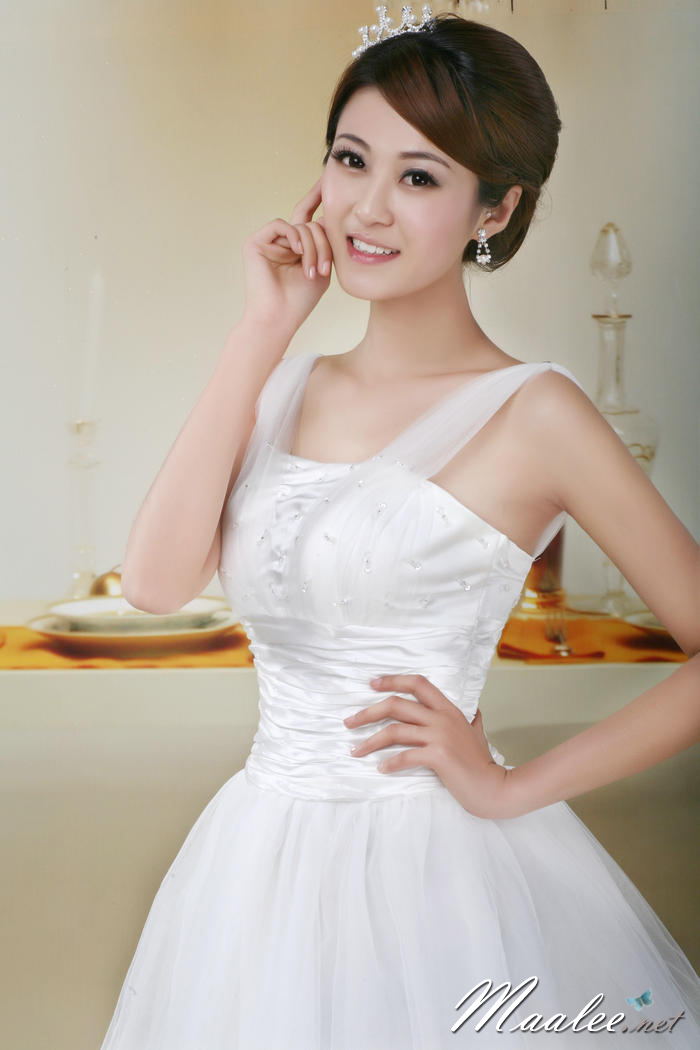 พร้อมเช่า ชุดราตรีสั้น เกาะอก สีครีม Champagne แต่งผ้าโปร่งสไตล์กรีก หน้าอกปักเลื่อม แต่งเอวผ้าซาตินจับจีบ กระโปรงสุ่มแต่งผ้าโปร่งสวย